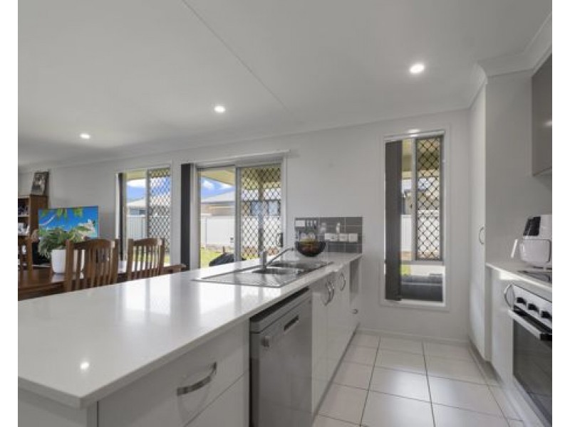 1 & 2/56 Tulipwood Crescent, Tamworth NSW 2340
