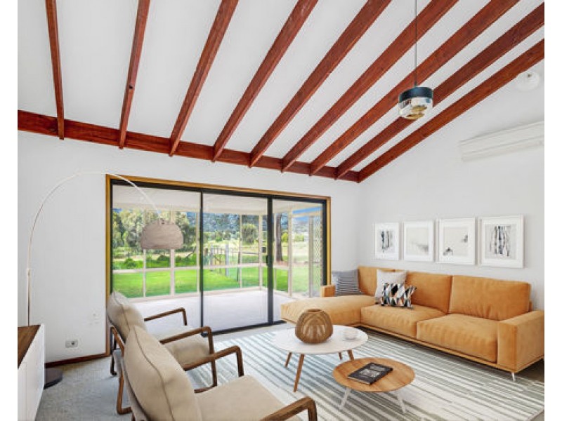 8 Carey Place, Tamworth NSW 2340