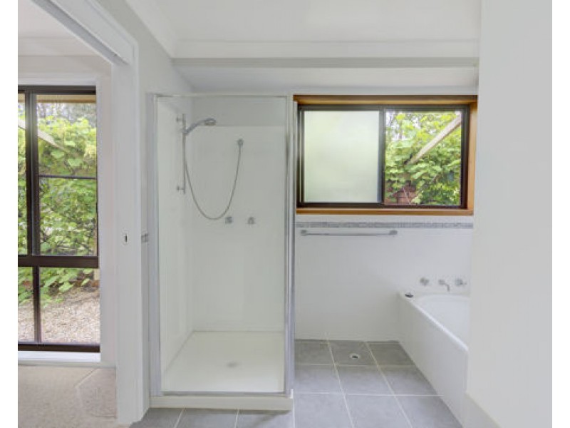 8 Carey Place, Tamworth NSW 2340