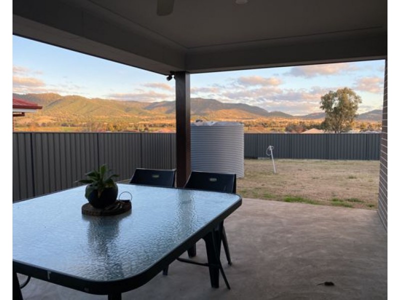 36 Reginald Drive, Kootingal NSW 2352