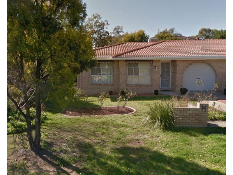 1/2 Belah Close, Tamworth NSW 2340