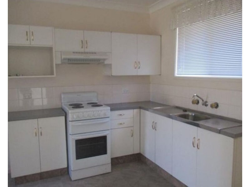 1/2 Belah Close, Tamworth NSW 2340