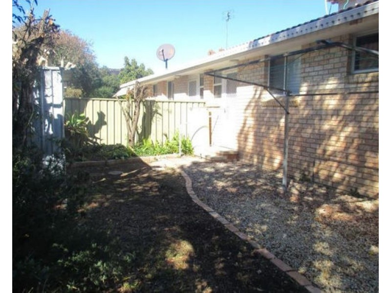 1/2 Belah Close, Tamworth NSW 2340