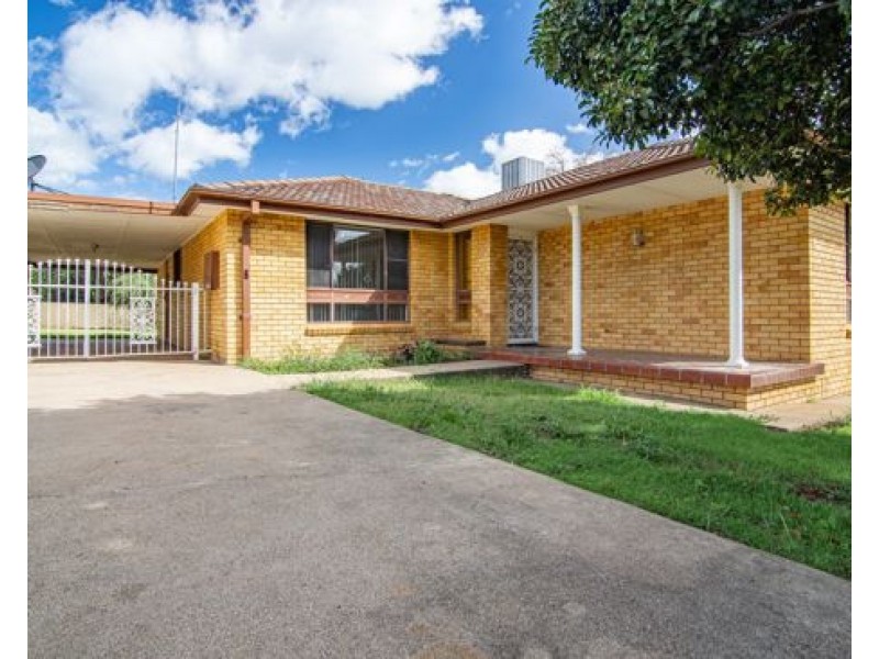 6 Fisher Road, Tamworth NSW 2340