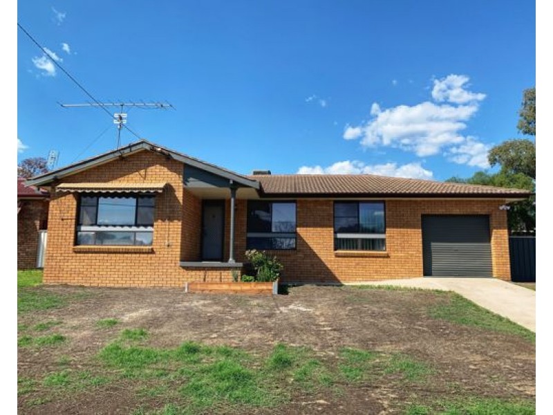 16 Angela Street, Tamworth NSW 2340