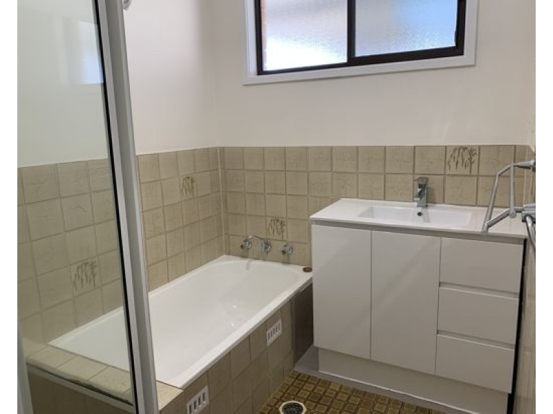 16 Angela Street, Tamworth NSW 2340