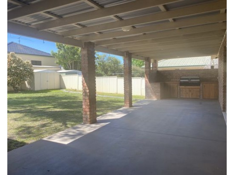 12 The Retreat, Tamworth NSW 2340