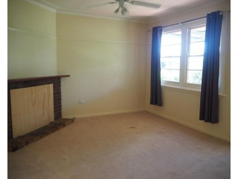 26 Woodstock Street, Tamworth NSW 2340