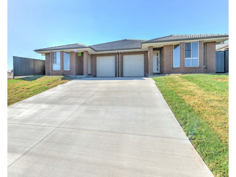 1/5 Francis Ave, Tamworth NSW 2340