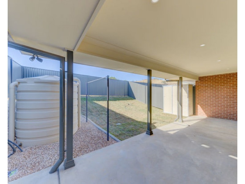 1/5 Francis Ave, Tamworth NSW 2340