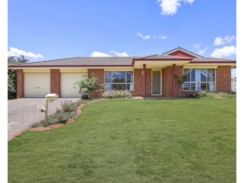 18 Warburton Drive, Tamworth NSW 2340