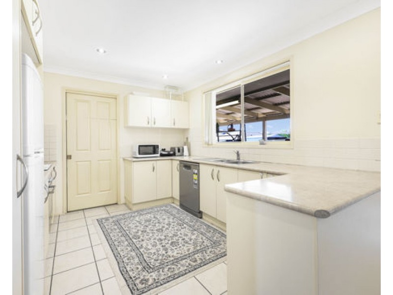 18 Warburton Drive, Tamworth NSW 2340