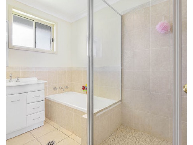 18 Warburton Drive, Tamworth NSW 2340