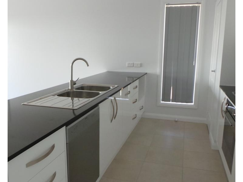 13 Kingham Street, Tamworth NSW 2340