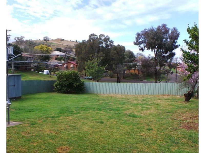 12 Ernest Street, Tamworth NSW 2340