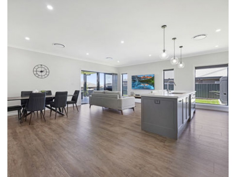 13 Traminer Drive, Tamworth NSW 2340