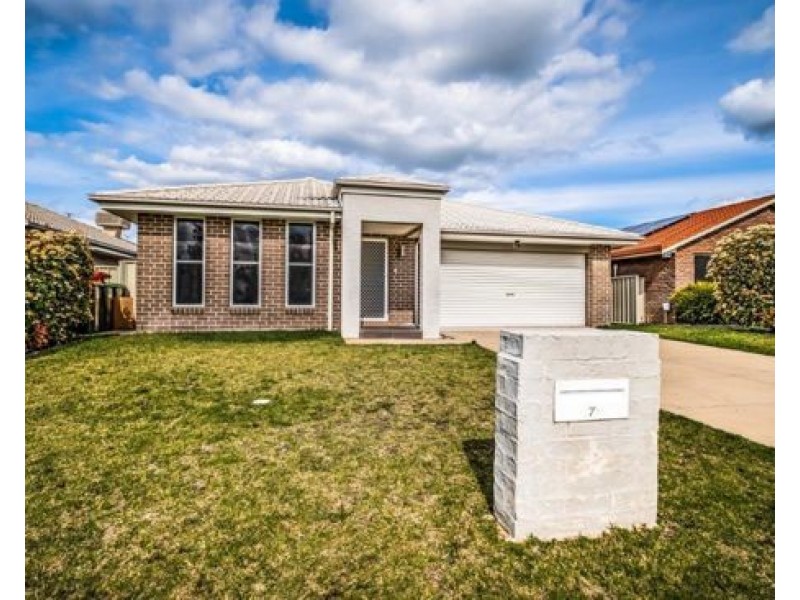 7 Darien Avenue, Tamworth NSW 2340