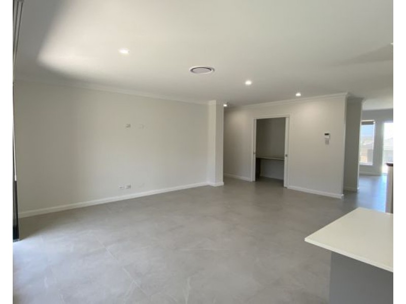 11 Conway Close, Tamworth NSW 2340