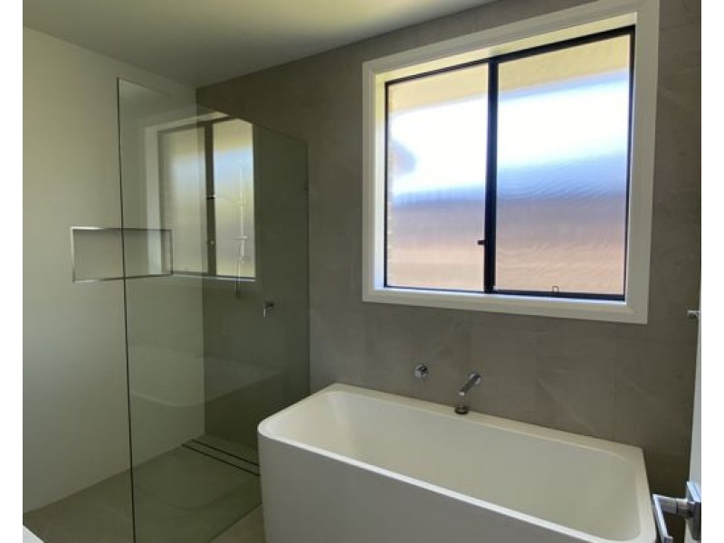 11 Conway Close, Tamworth NSW 2340