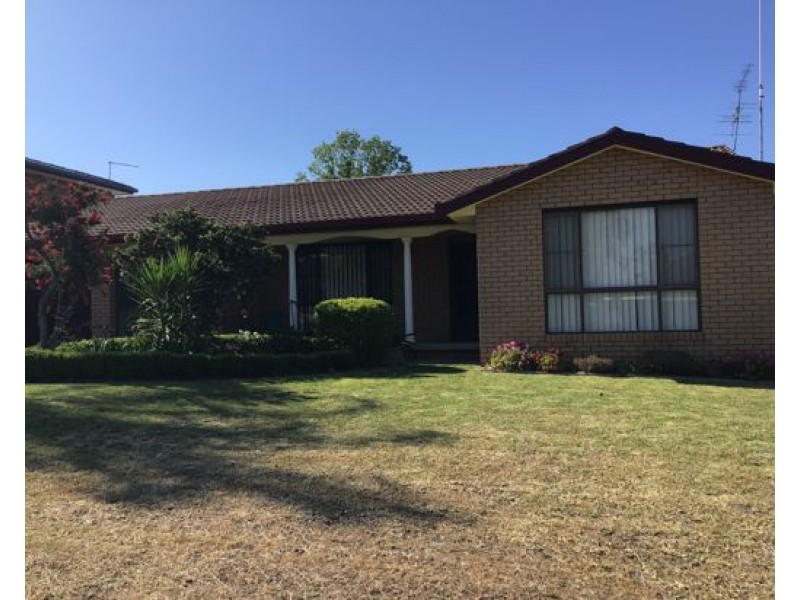 27 Bandalong Street, Tamworth NSW 2340