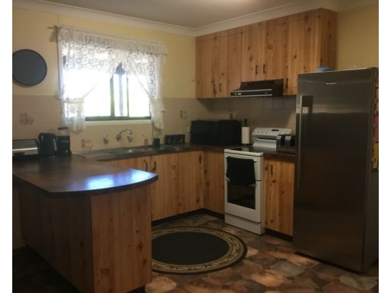 27 Bandalong Street, Tamworth NSW 2340