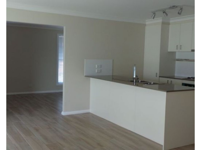 2 Kaputar Close, Tamworth NSW 2340