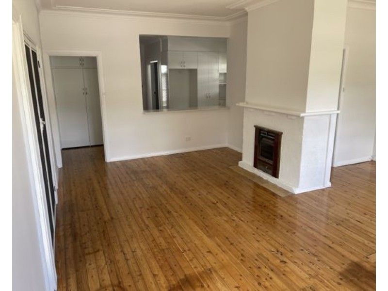 131 Piper Street, Tamworth NSW 2340