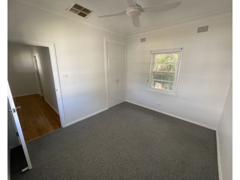 131 Piper Street, Tamworth NSW 2340