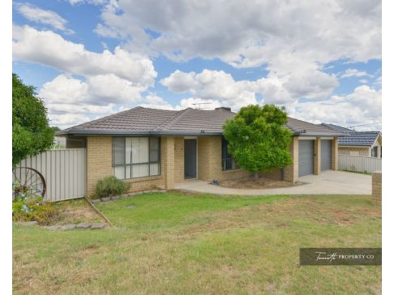 102 Glengarvin Drive, Tamworth NSW 2340