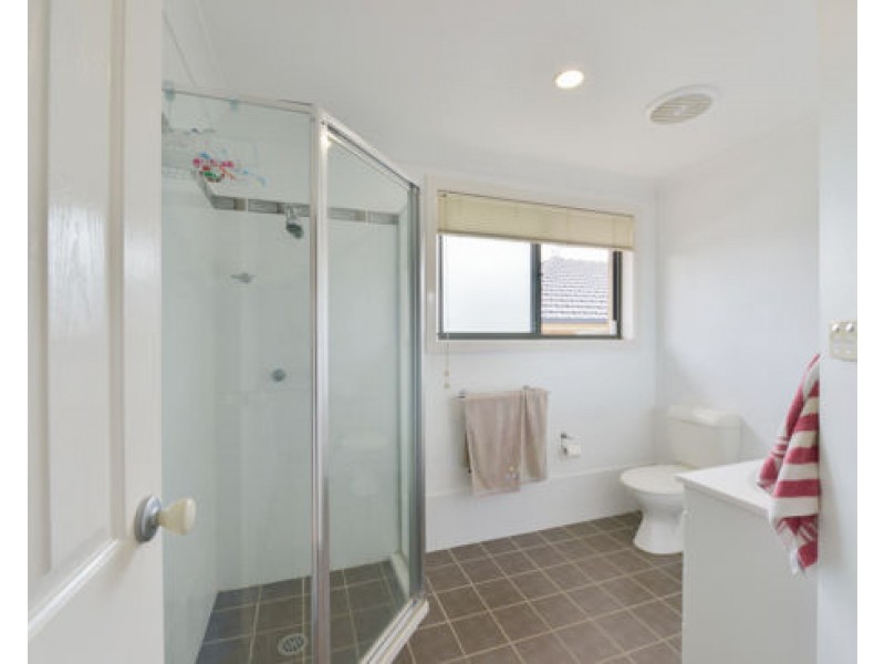 102 Glengarvin Drive, Tamworth NSW 2340