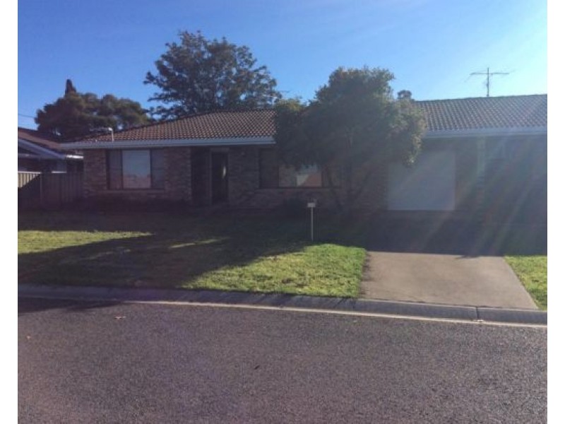 1/1 Cowper Close, Tamworth NSW 2340