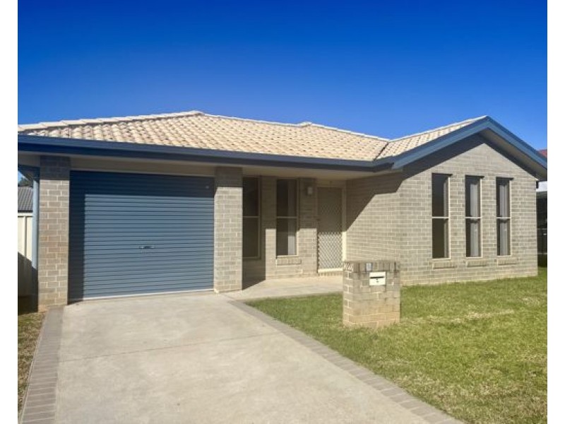2 Tasman Place, Tamworth NSW 2340