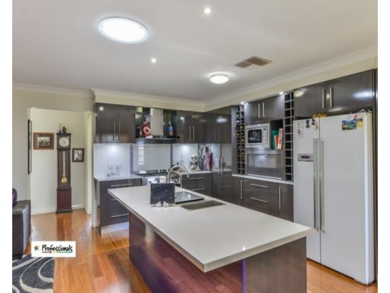 19 Carnegie Place, Tamworth NSW 2340