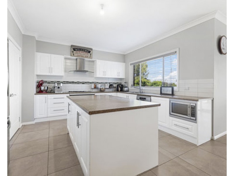 13 Barakula Drive, Tamworth NSW 2340