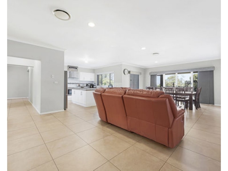 13 Barakula Drive, Tamworth NSW 2340