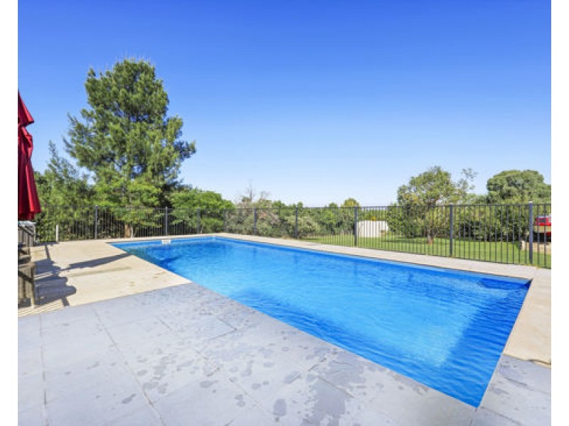 13 Barakula Drive, Tamworth NSW 2340