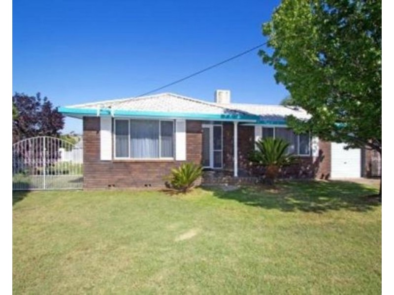 11 Boronia Drive, Tamworth NSW 2340