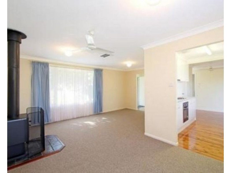 11 Boronia Drive, Tamworth NSW 2340