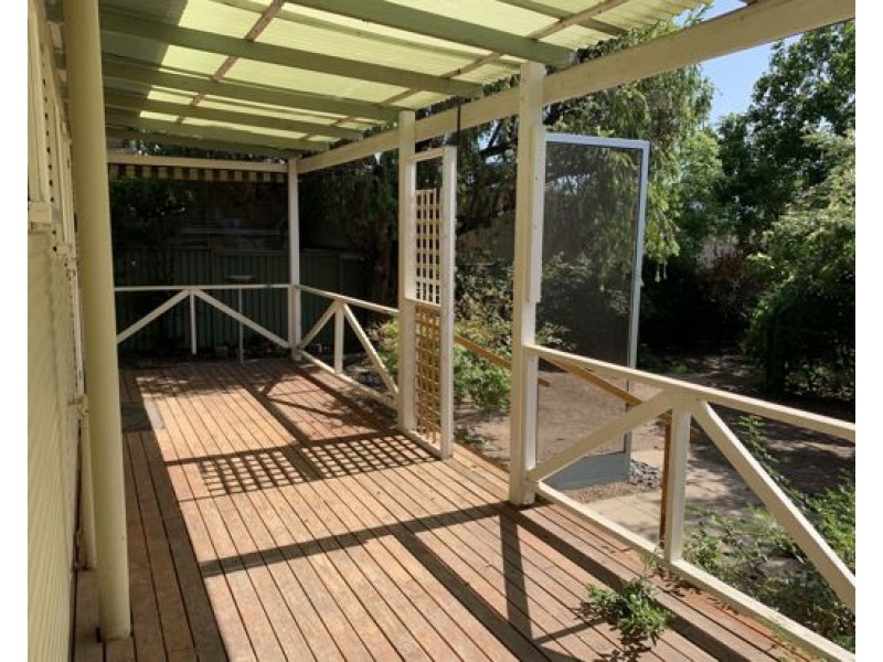 11 Hilton Street, Tamworth NSW 2340