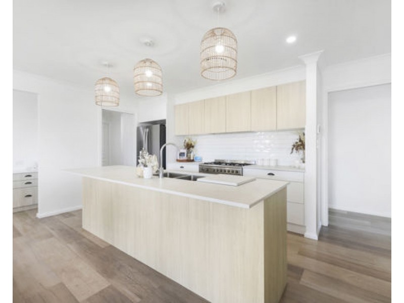 4 Tuscany Boulevard, Tamworth NSW 2340