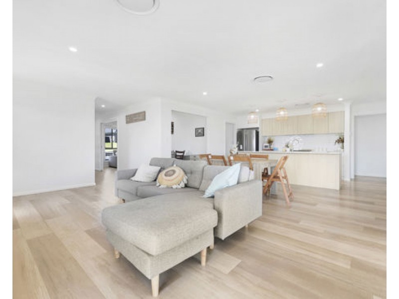 4 Tuscany Boulevard, Tamworth NSW 2340