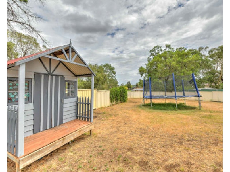 8 Grevillea Place, Tamworth NSW 2340