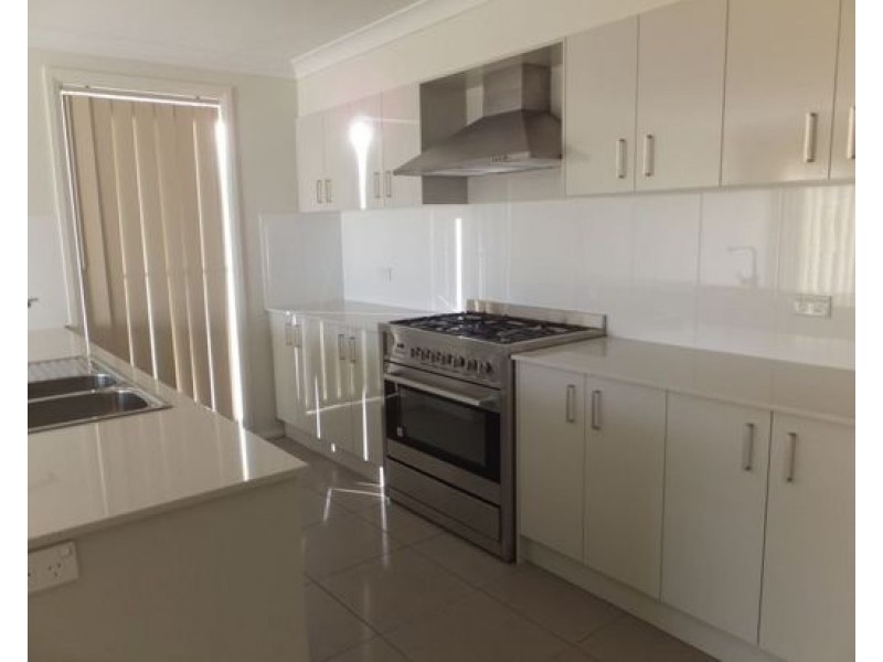 15 Regal Park Drive, Tamworth NSW 2340