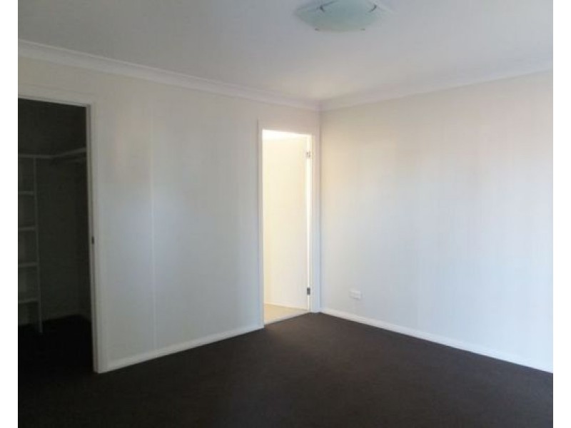 15 Regal Park Drive, Tamworth NSW 2340