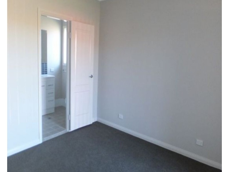 31 Falcon Drive, Tamworth NSW 2340