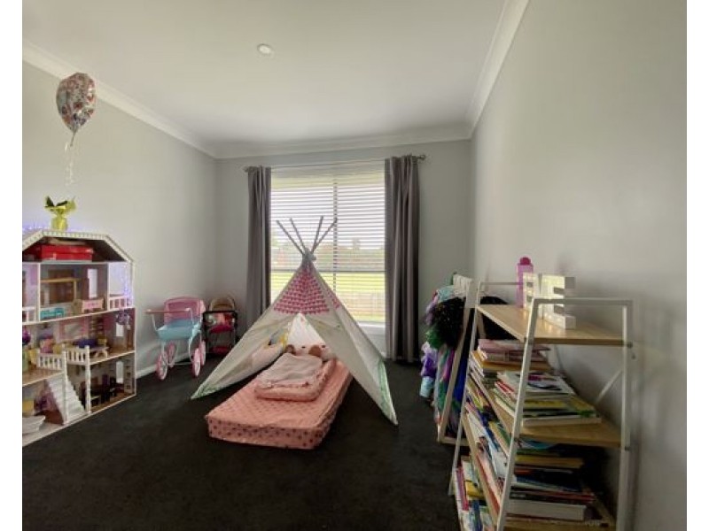 14 Illawarra Place, Tamworth NSW 2340