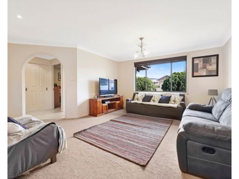 9 Banksia Close, Kootingal NSW 2352