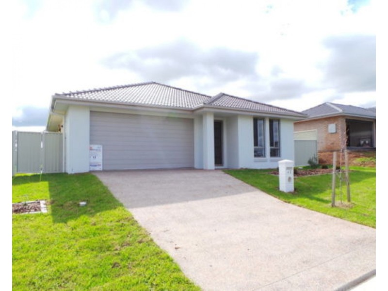 62 Tulipwood Crescent, Tamworth NSW 2340