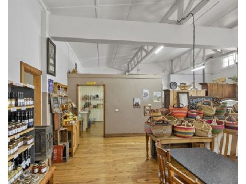 209-213 Manilla Street, Manilla NSW 2346