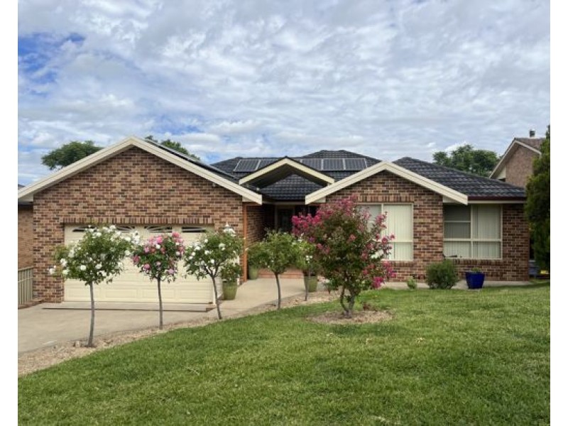 17 Woodbry Crescent, Tamworth NSW 2340